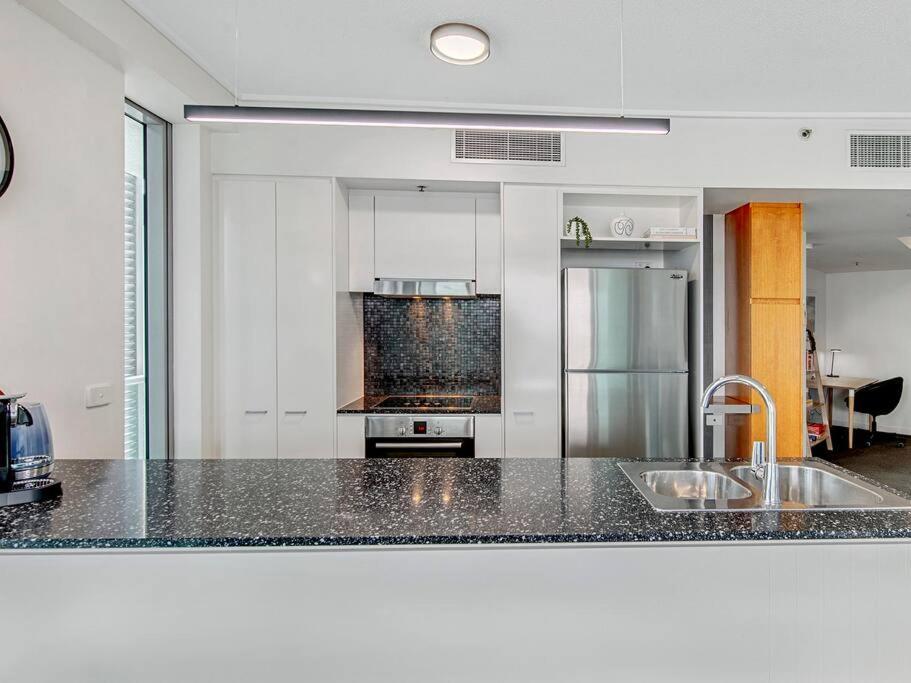 Spectacular River View Apartment