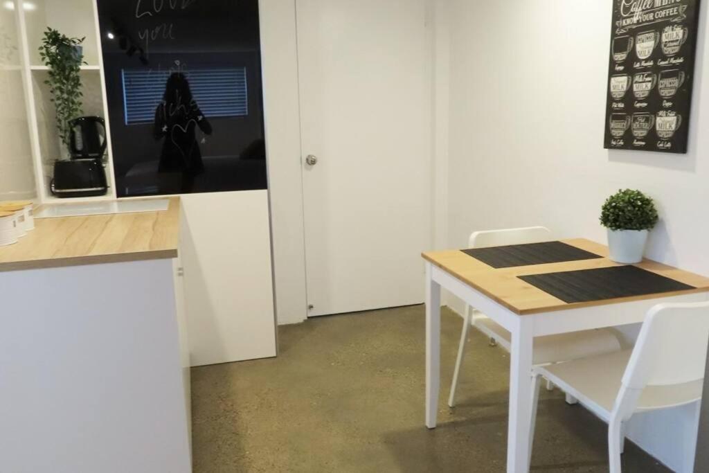 Cute & Comfy~close To Rbh,qut,vic Park,qld Ballet Brisbane