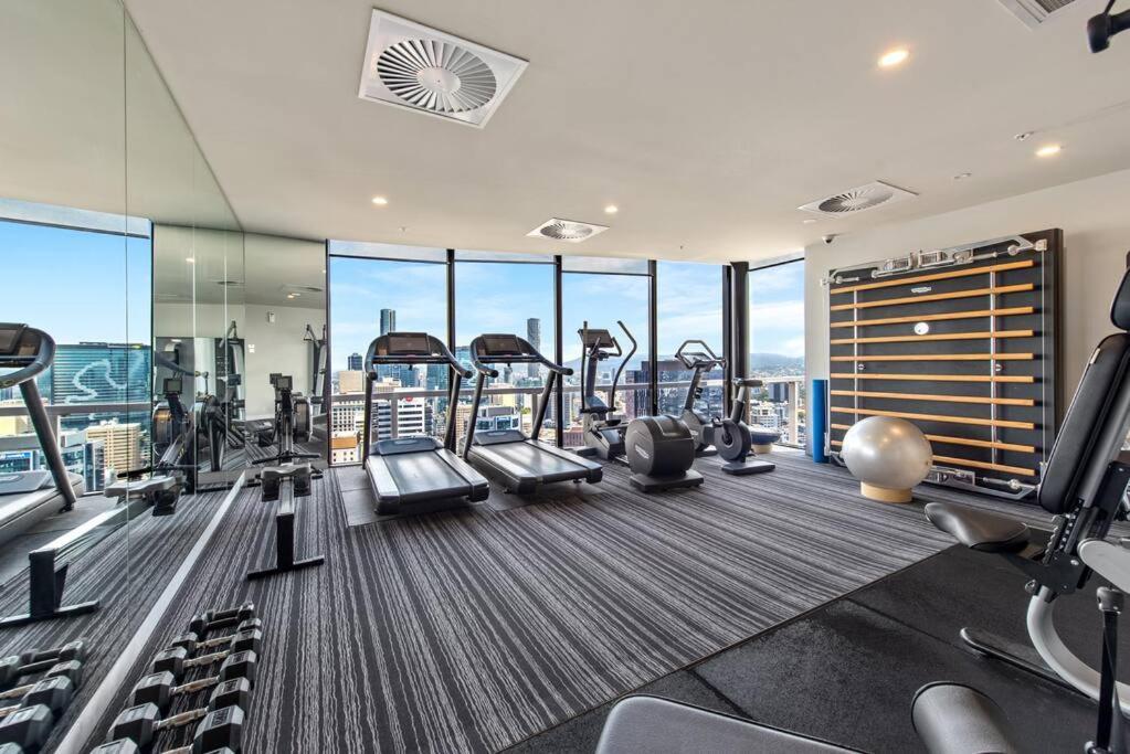 Apartment Living! 1bed/1bath/1car/pool Brisbane