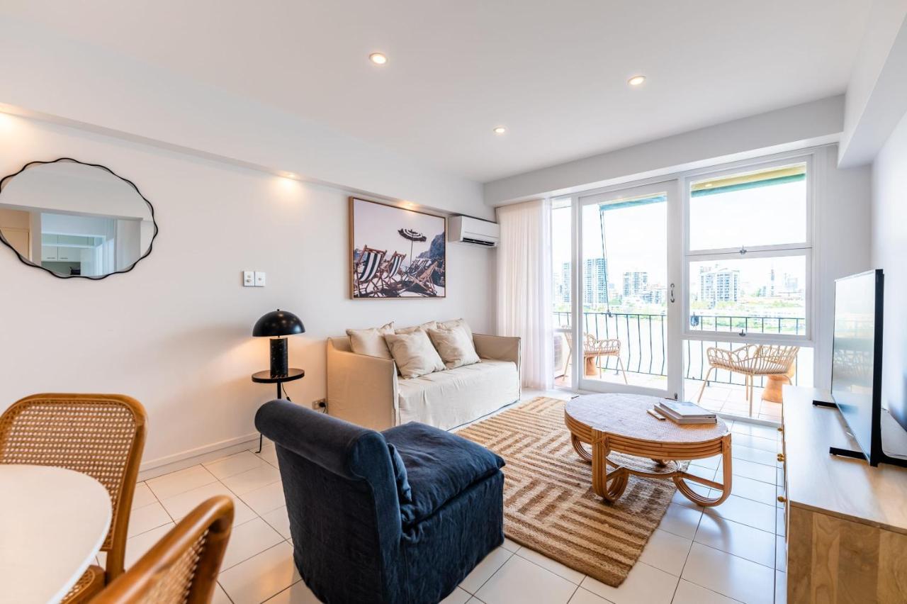 Riverside 2 Bedroom With Parking * Brisbane