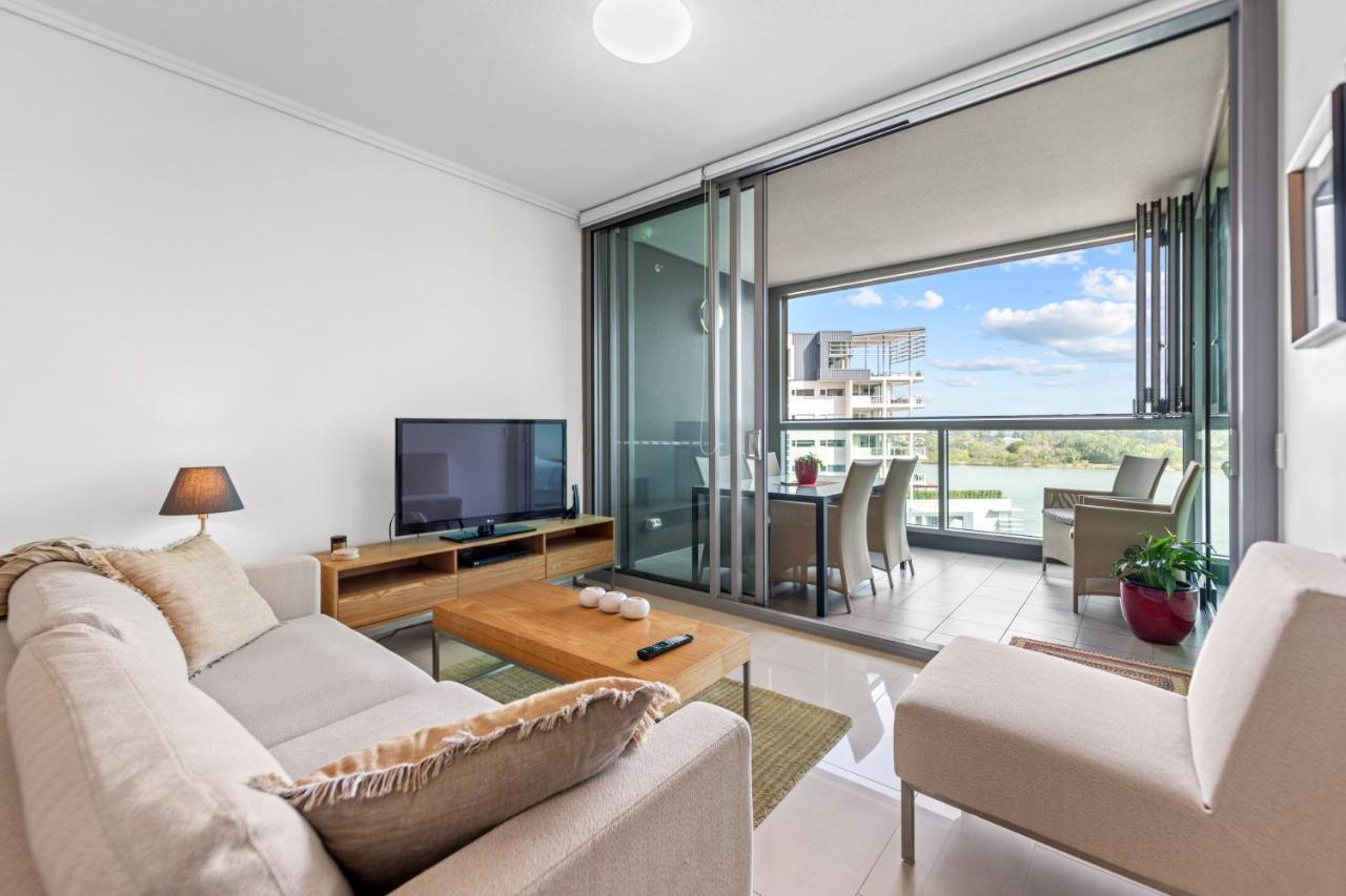 1-bedroom Riverfront With Pool *