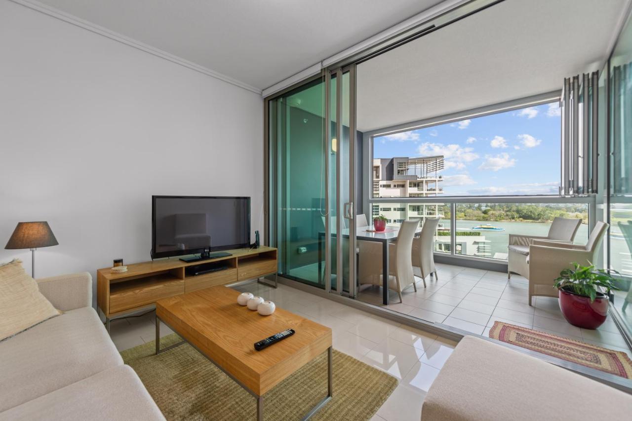 Apartment 1-bedroom Riverfront With Pool *