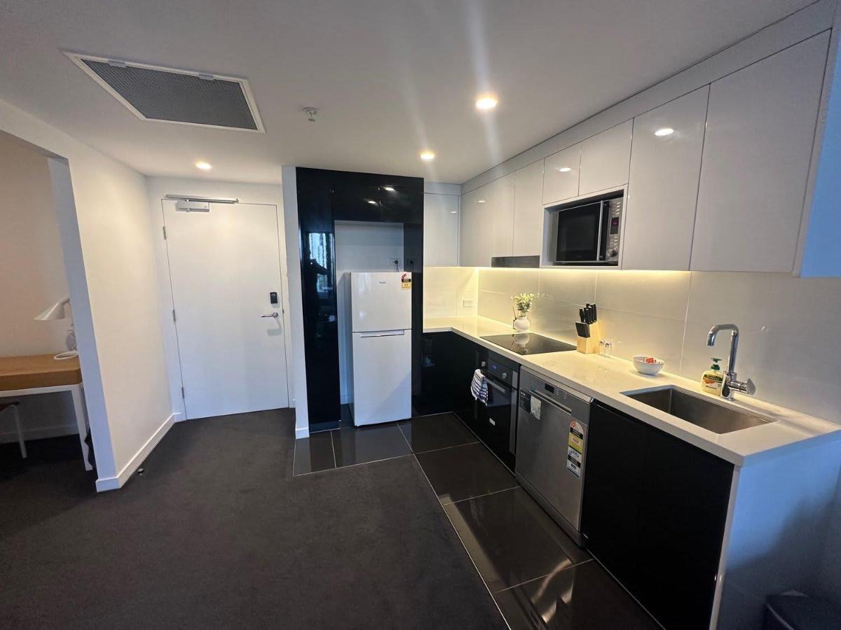 Apartment 1br With Parking And Pool Near Shops *