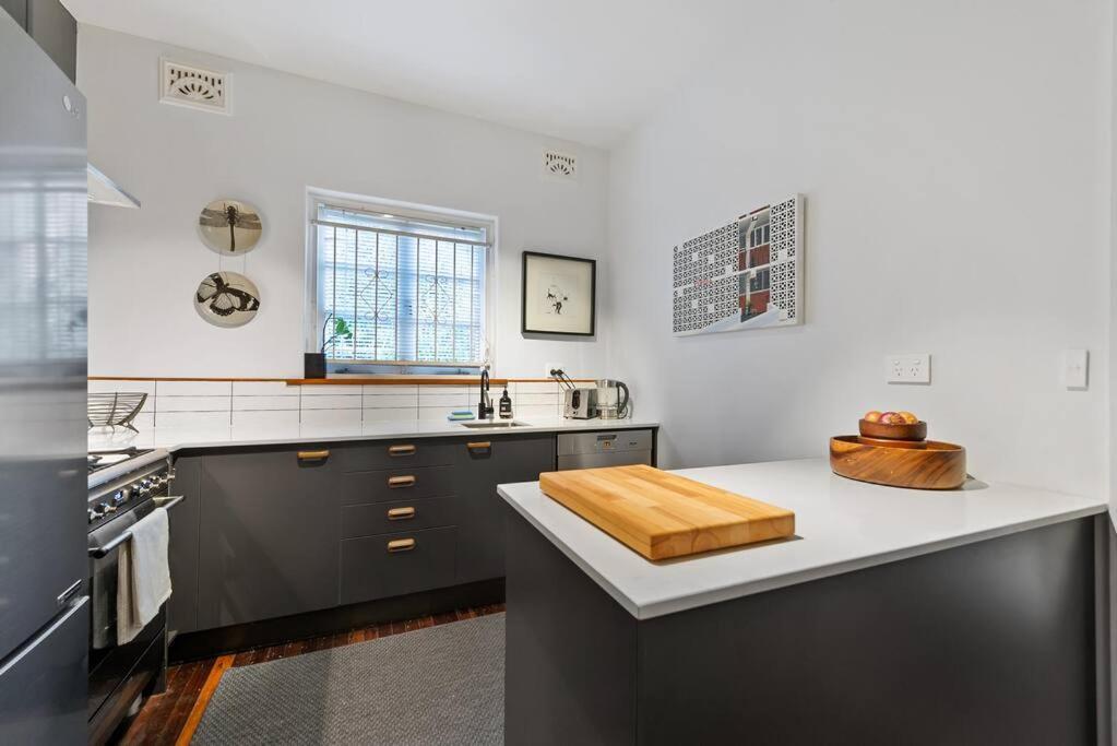Apartment Step Back Into Style ~ 2bed/1bath/1car ~ New Farm Brisbane