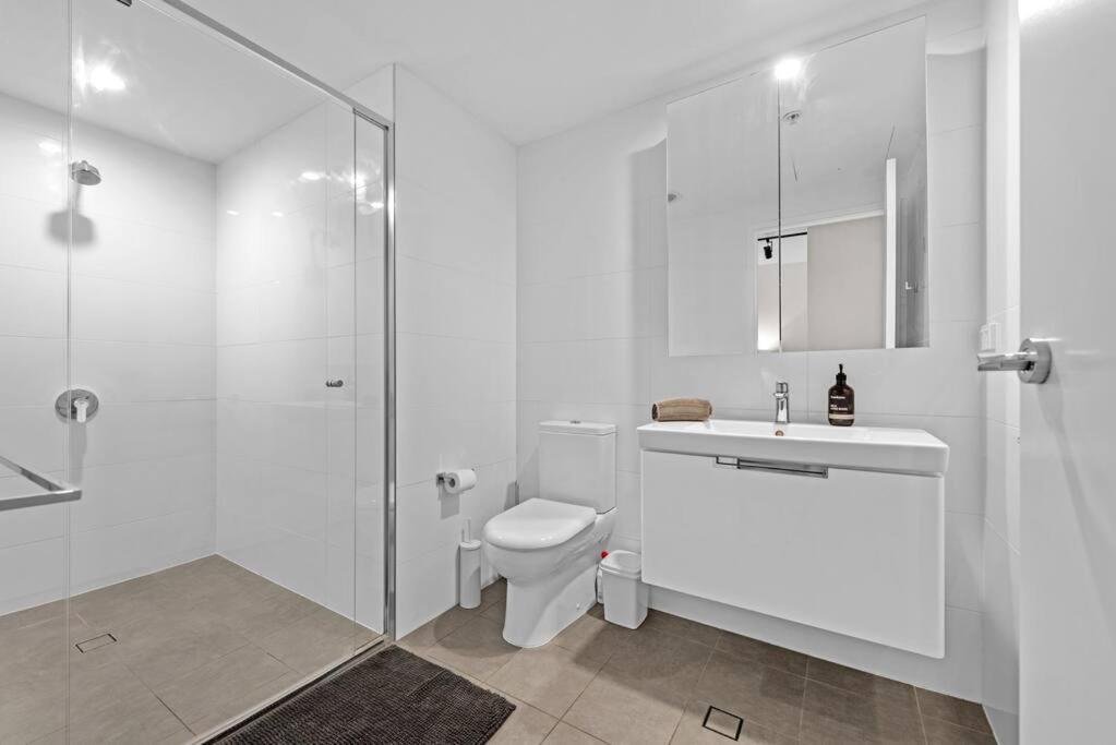 South Bank Sensational! ~ 1bed,1bath,1car,balcony