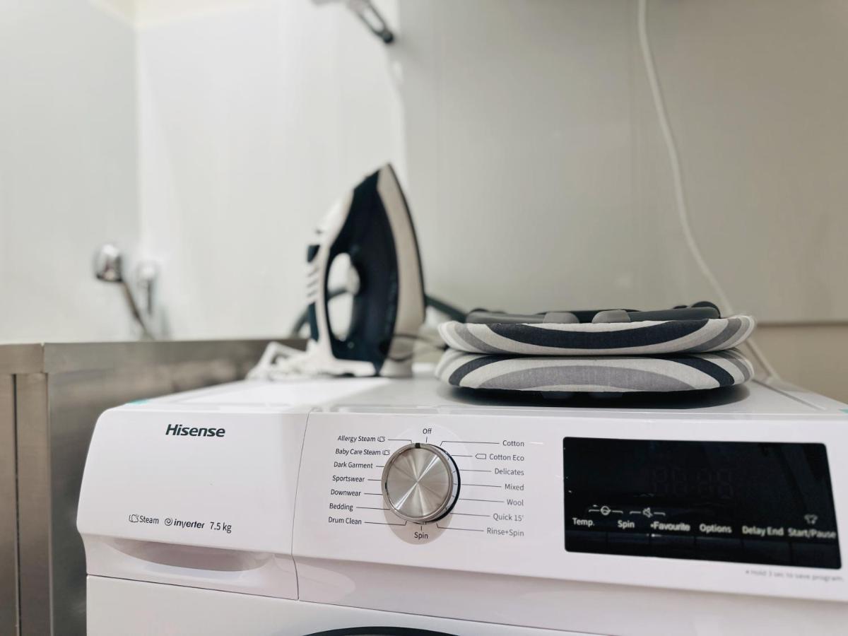 Panoramic 3-bedroom Skyscape With Free Parking Apartment