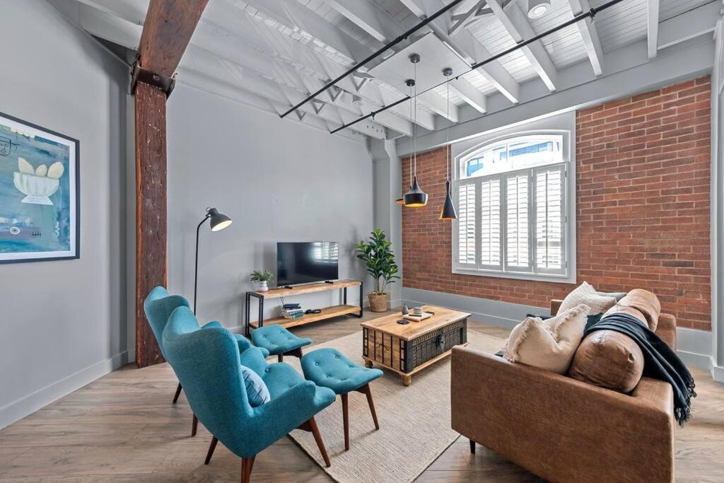 Luxurious Woolstore Living! ~teneriffe *
