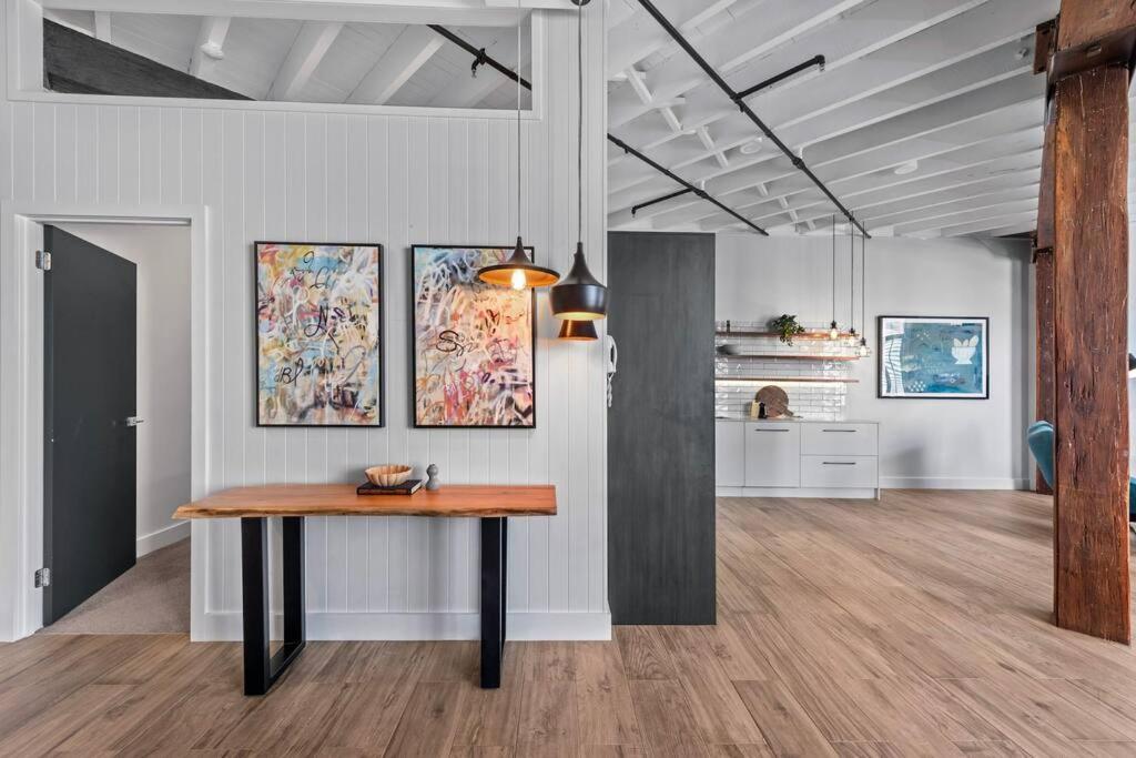 Luxurious Woolstore Living! ~teneriffe Apartment