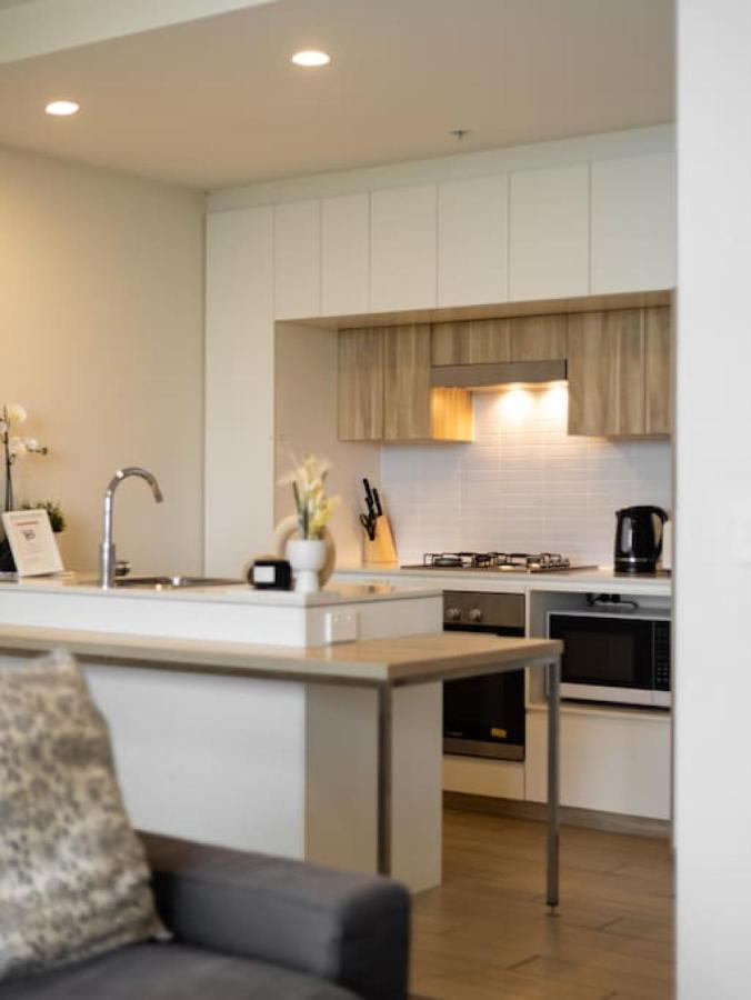Simply Stunning Riverside 1br At Hamilton