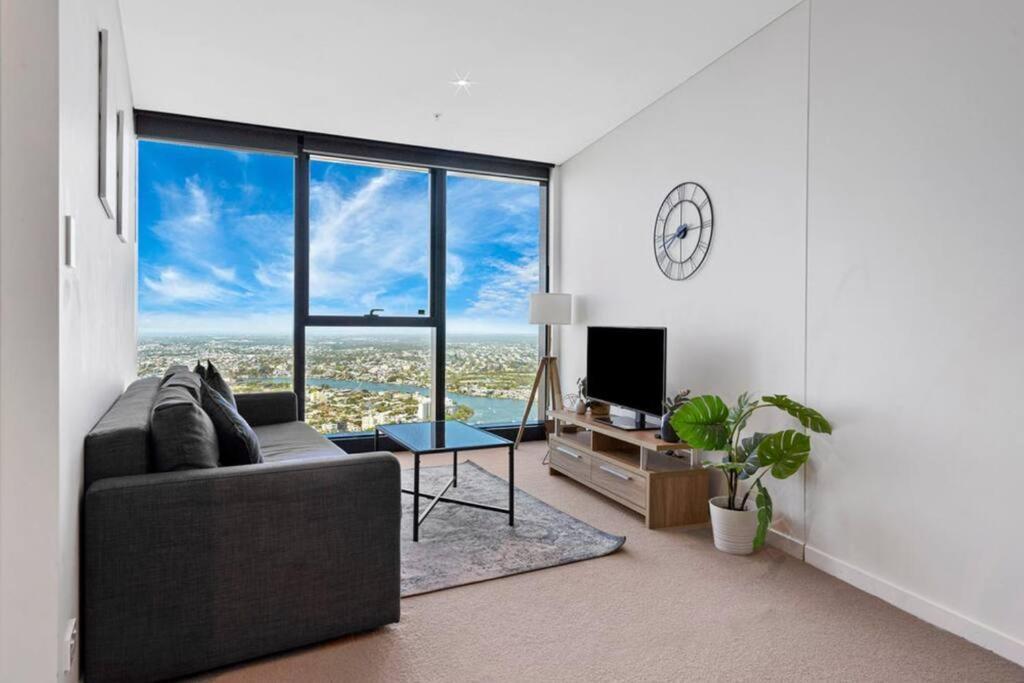 High Level Riverview 1b1b In Centre Of Cbd Apartment Brisbane