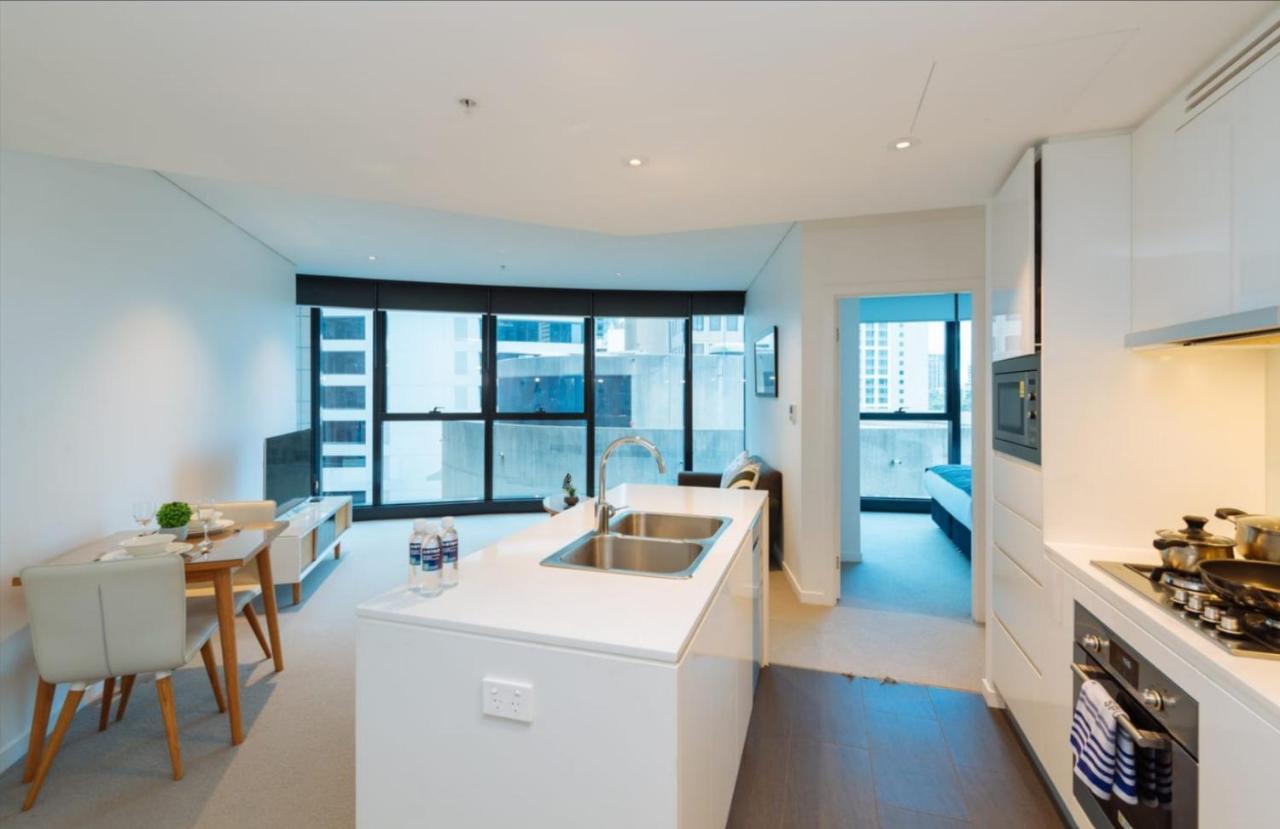 Apartment 1 Bedroom Cbd With Wifi Pool Gym