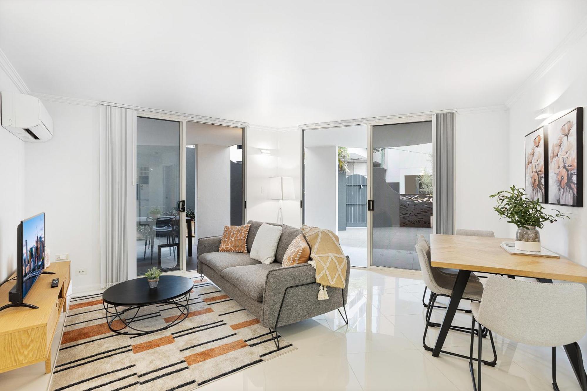Apartment Comfy 2-bed With Pool And Secure Parking *