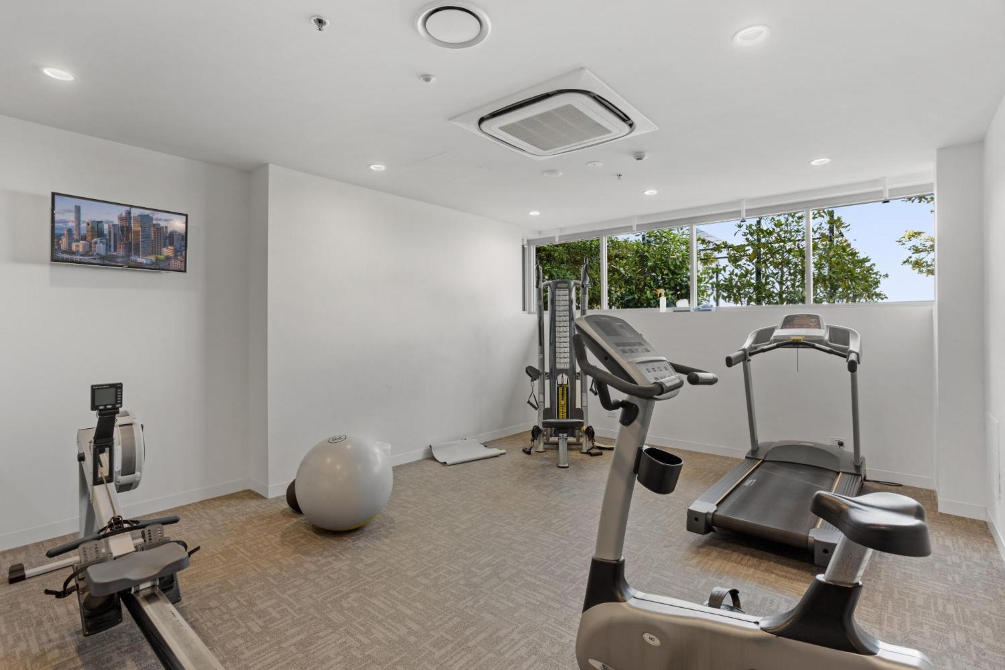 Executive 2-bed With Stadium View, Great Amenities *