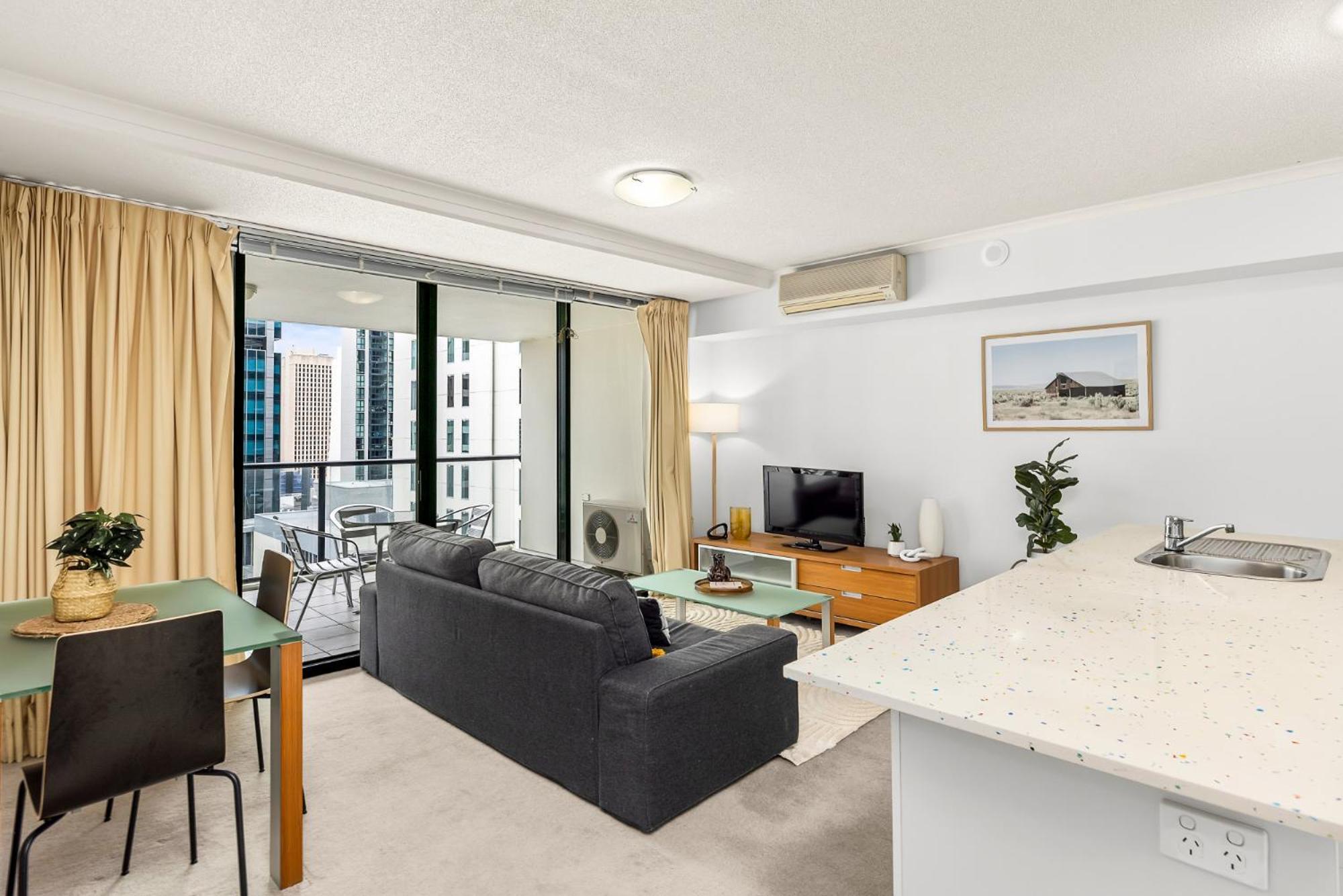 1-bed Centre With Pool, Bbq & Gym *