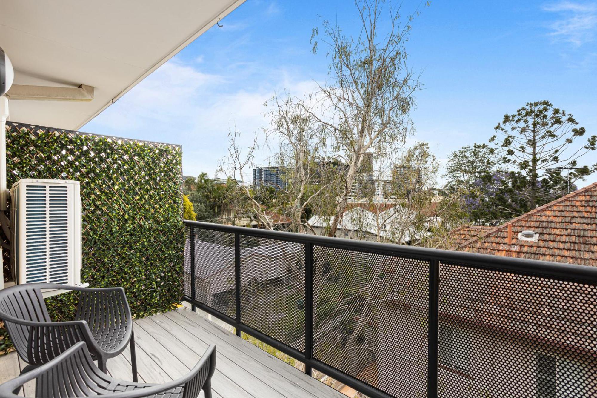 Spacious 1-bed In The Heart Of Teneriffe Apartment *