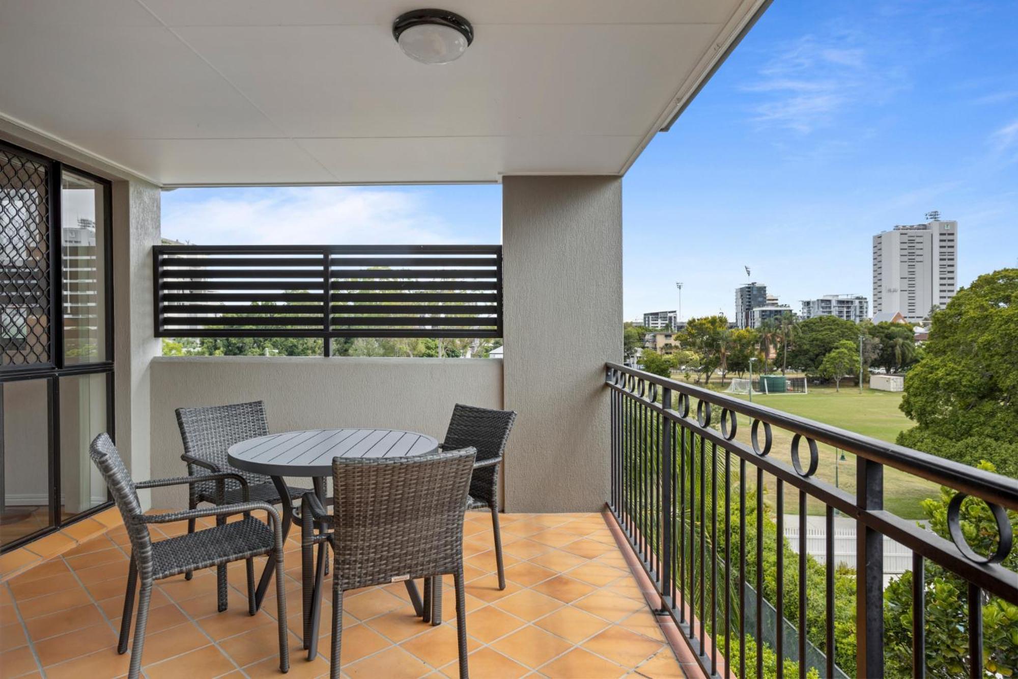 Apartment Comfy 2-bedroom Family With Free Parking *