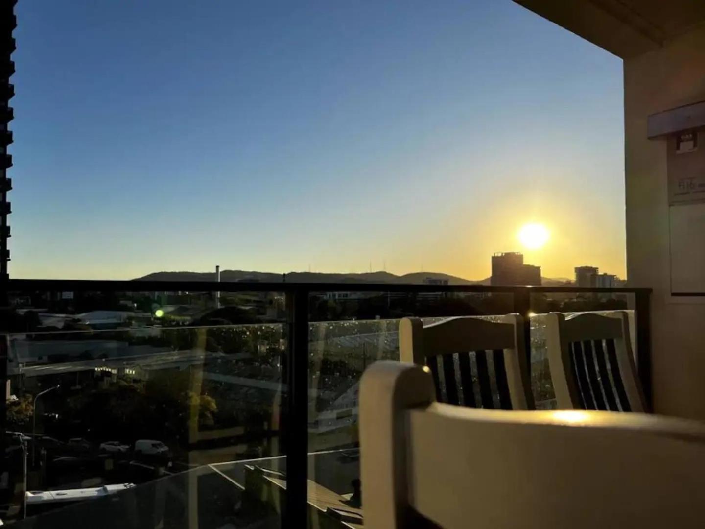 Cbd Stylish 1bed1bath Modern W Parking *