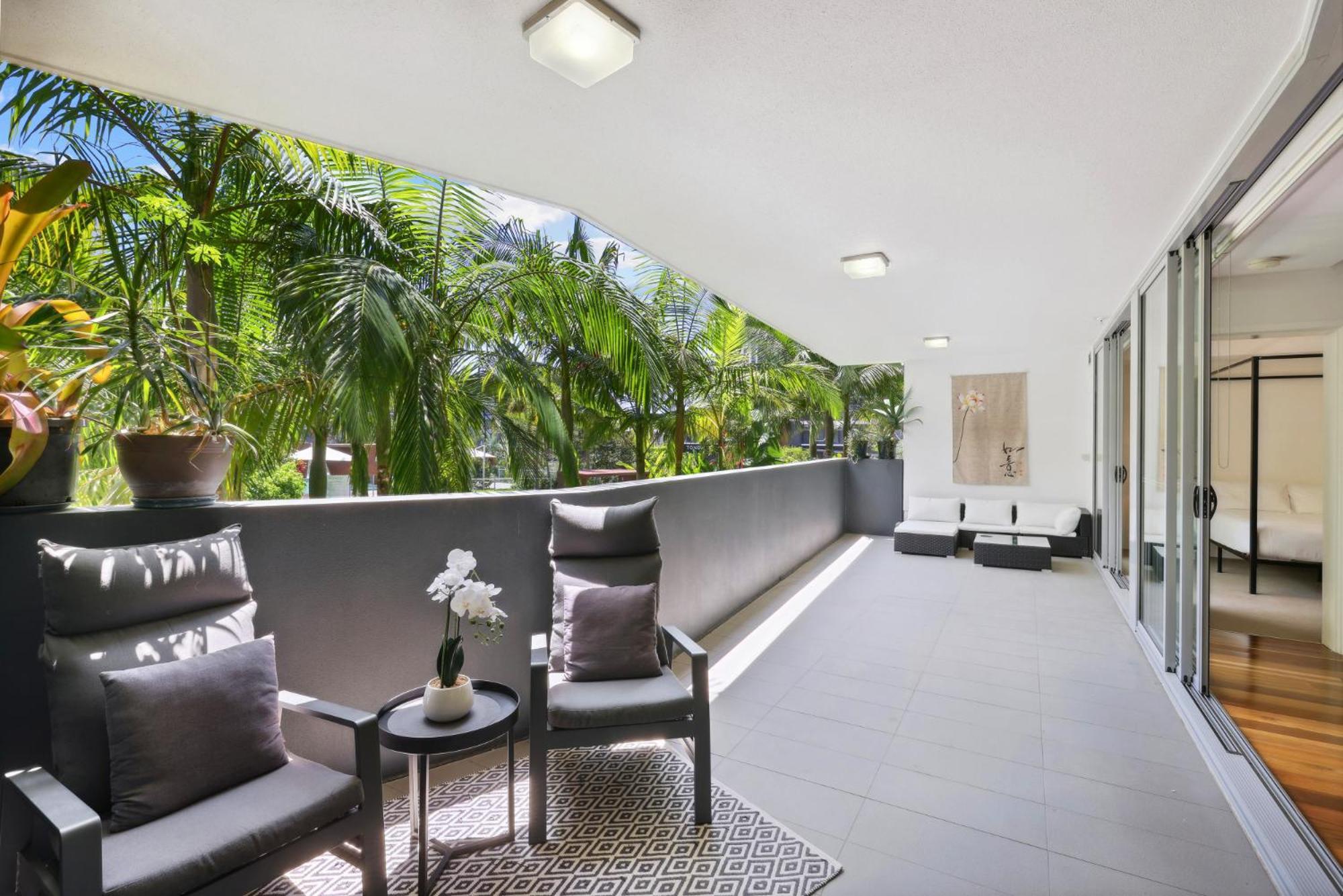 3-bed Luxurious Retreat By River & Cbd Apartment *