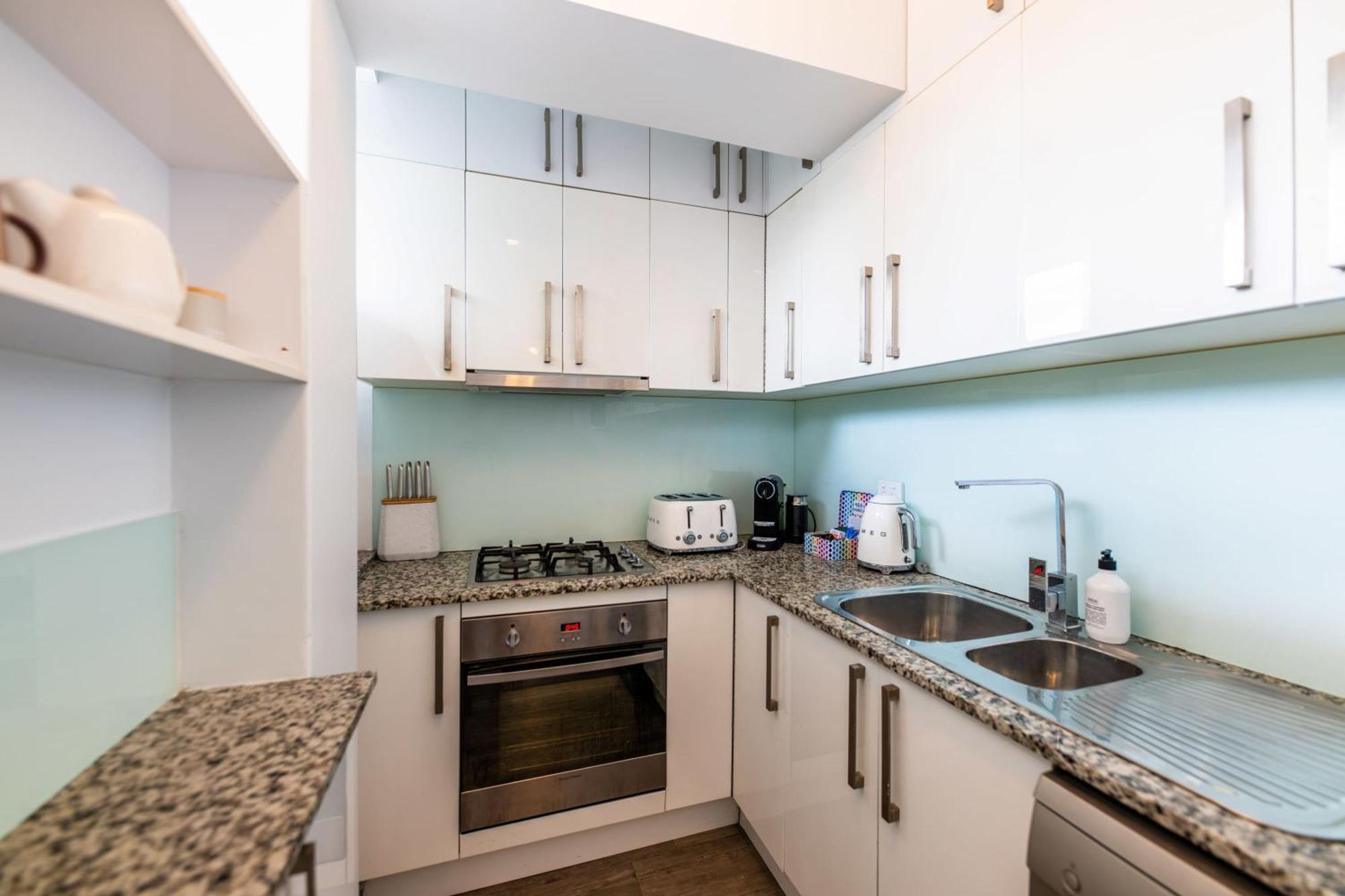 City & Story Bridge View 2 Bedrooms Unit W Parking
