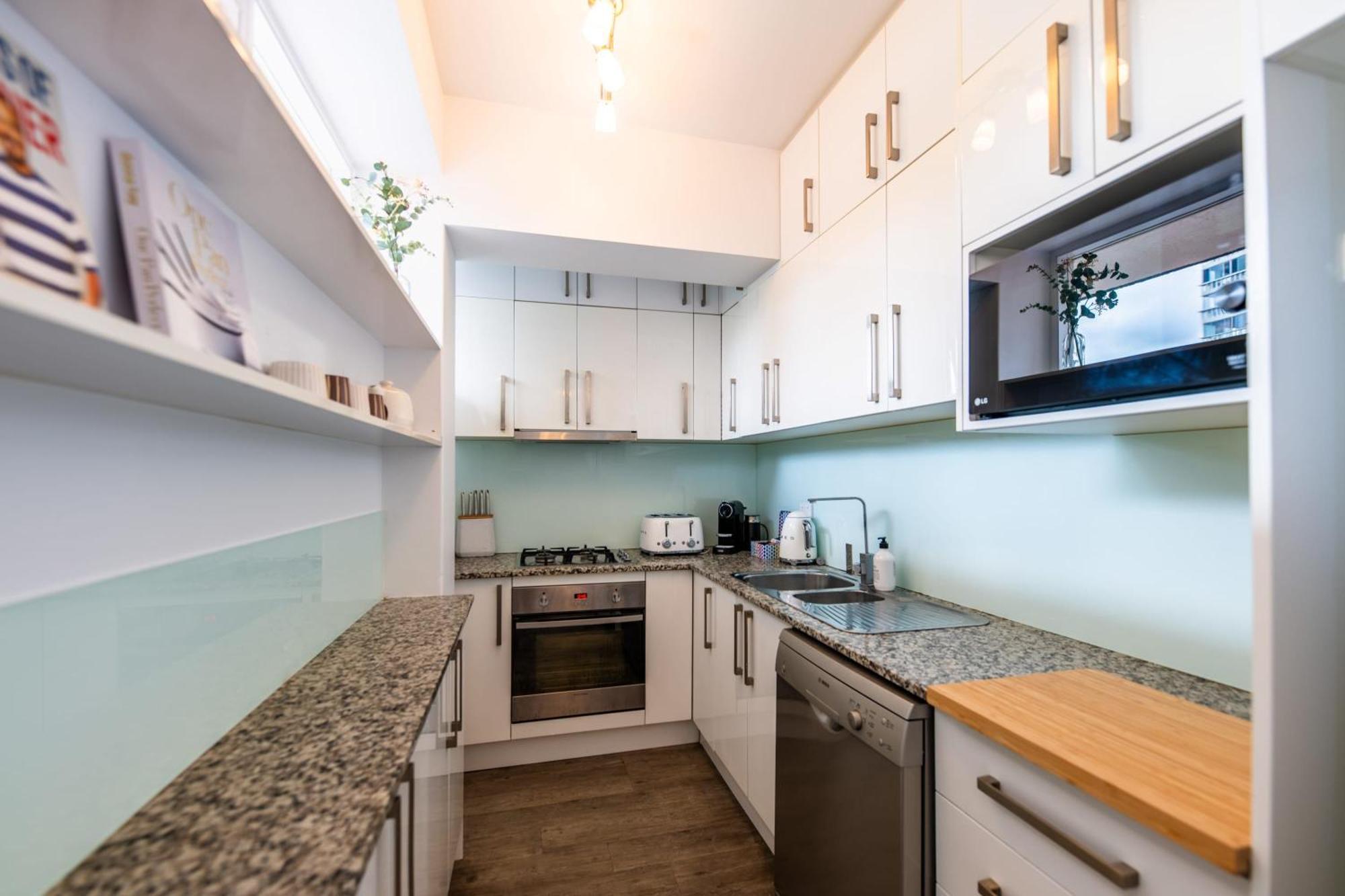 City & Story Bridge View 2 Bedrooms Unit W Parking Apartment *