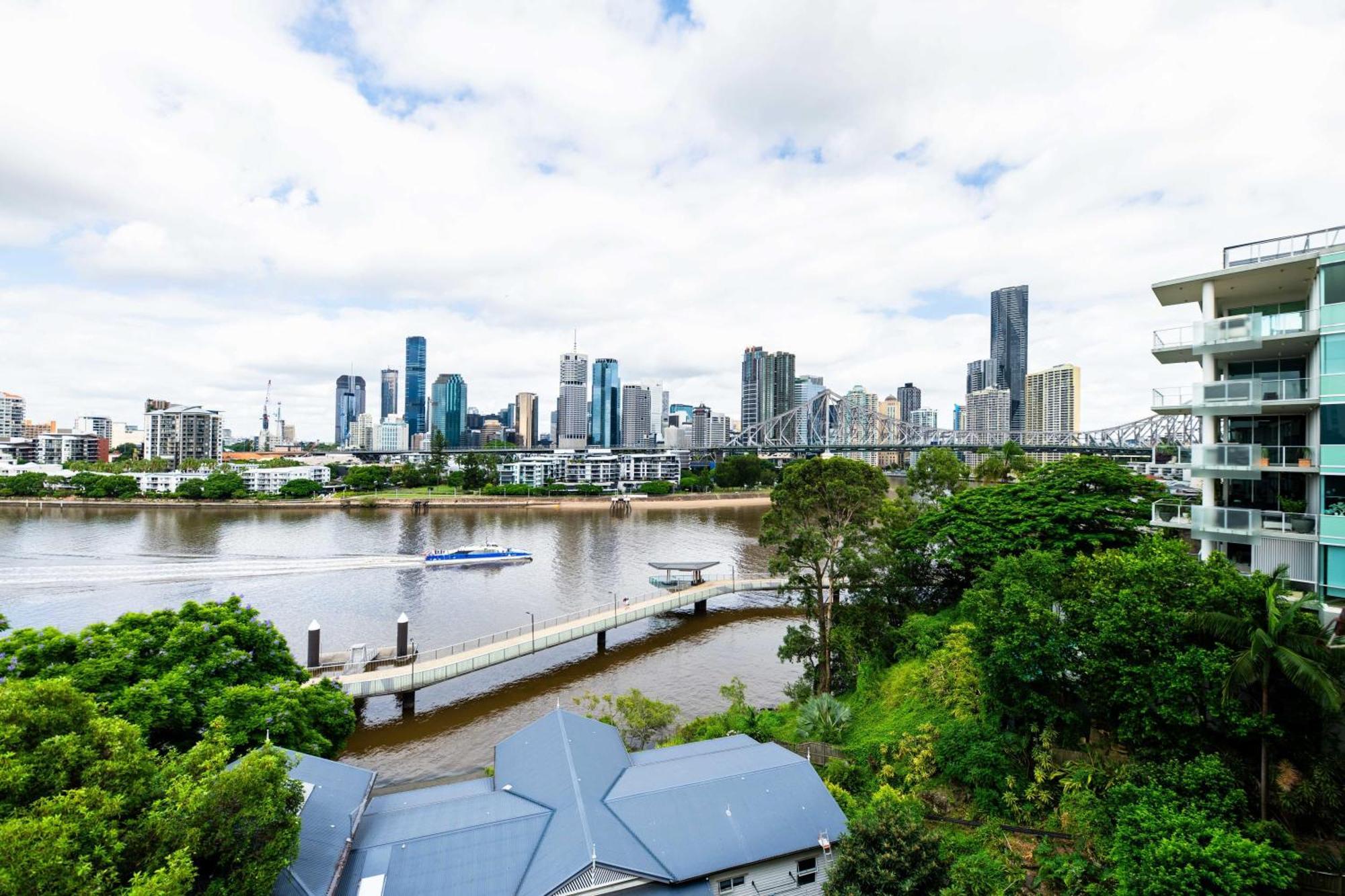 City & Story Bridge View 2 Bedrooms Unit W Parking Apartment *