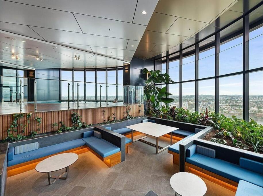 Cbd - Entire Apt 2b1b W Pool And Gym Apartment *
