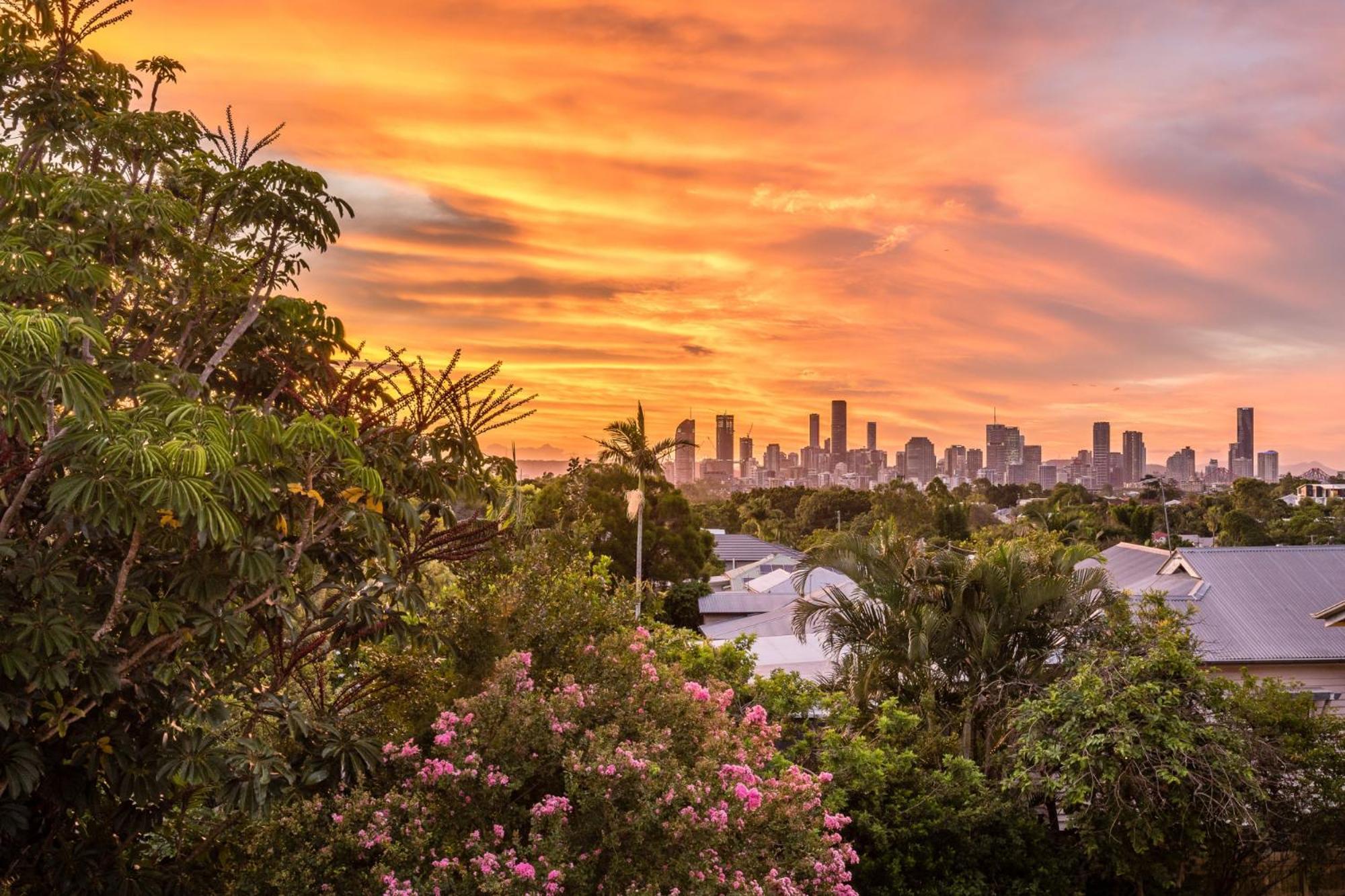 Holiday home Spacious 3-bed With Amazing Views In Norman Park Brisbane