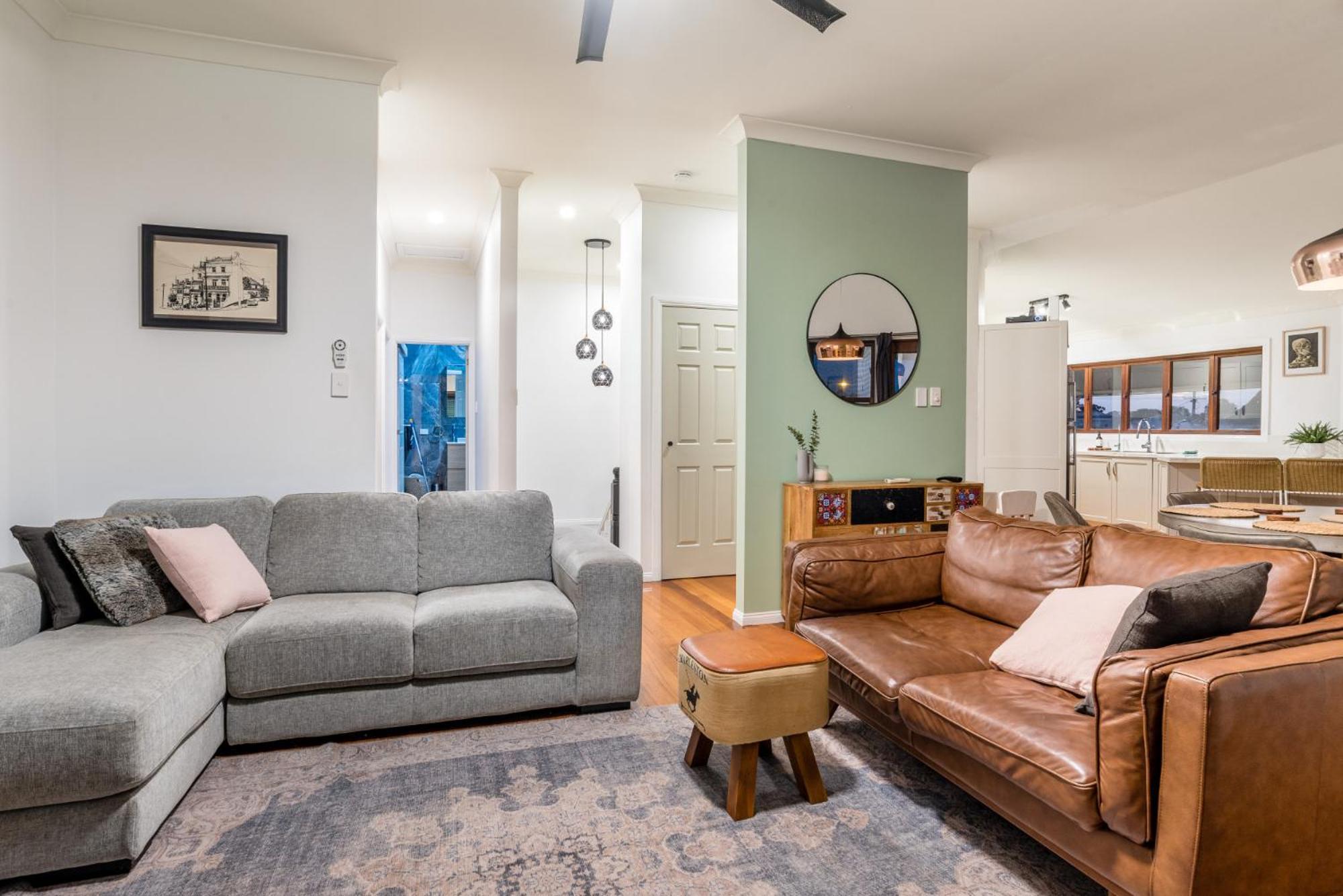 Spacious 3-bed With Amazing Views In Norman Park