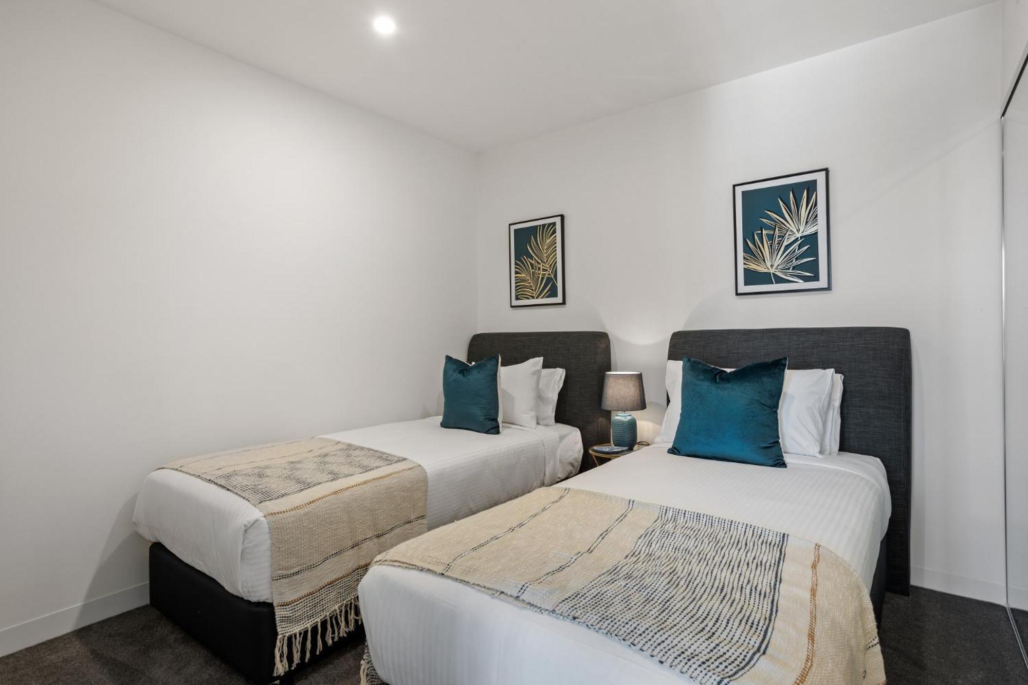 Executive 2-bed With Stadium View, Great Amenities Apartment