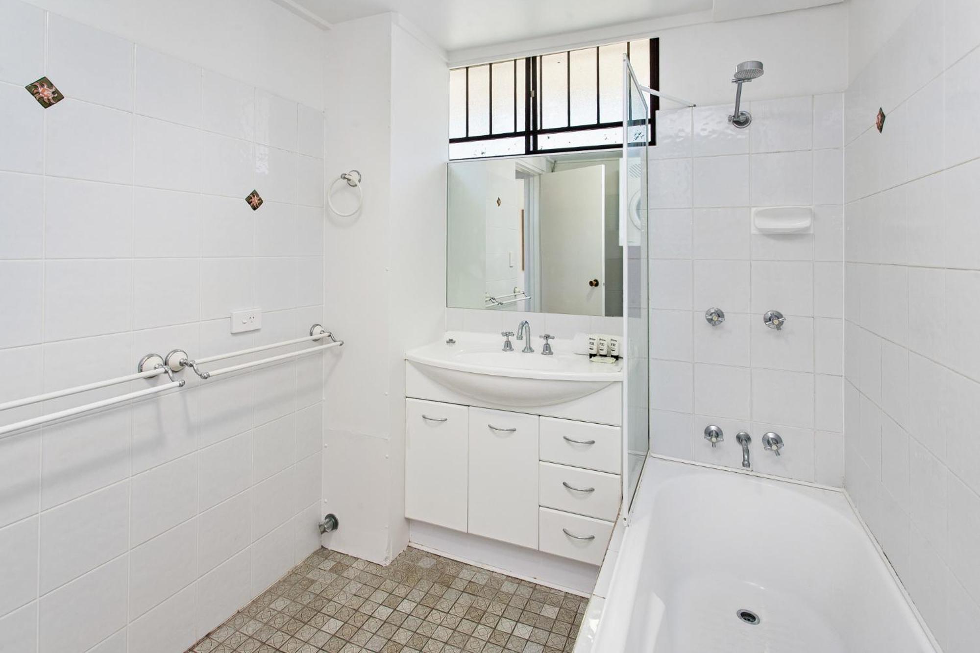 Apartment Cosy Unit With Parking Near New Farm Park & River *