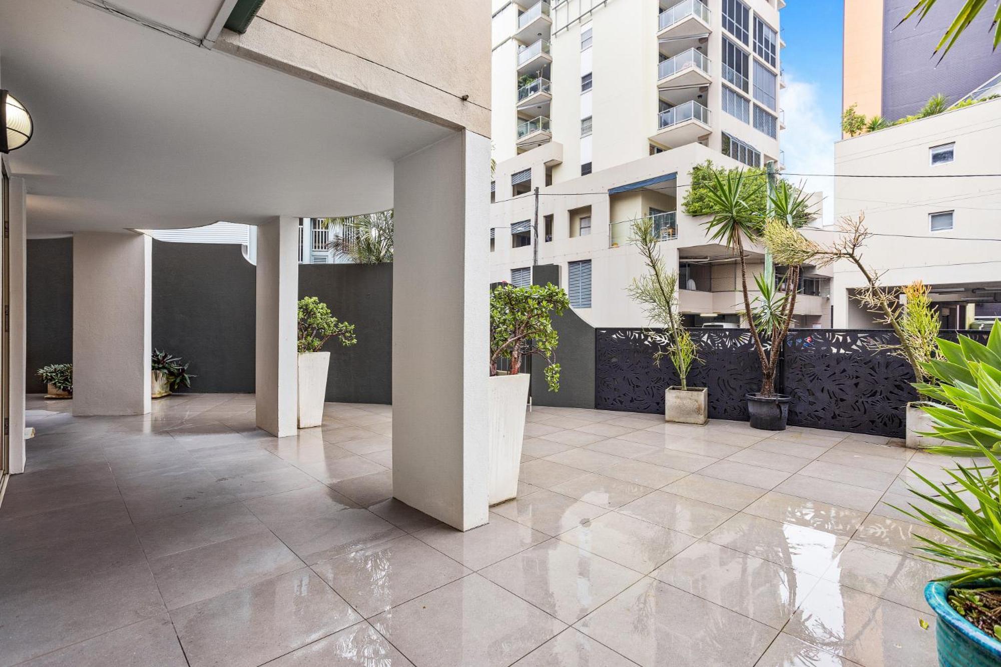 Comfy 2-bed With Pool And Secure Parking Apartment Brisbane