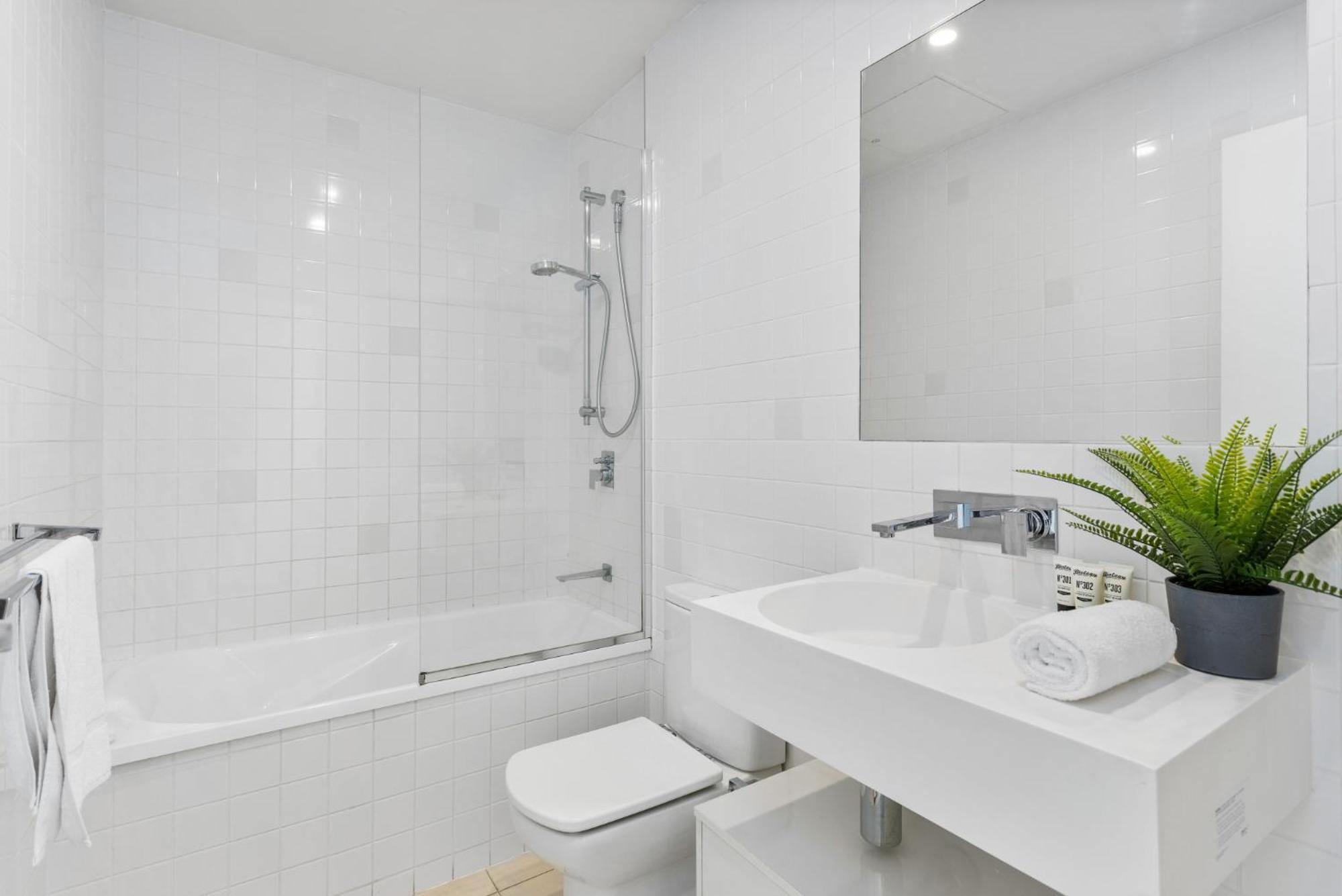 Spacious And Superb 3-bed Brisbane