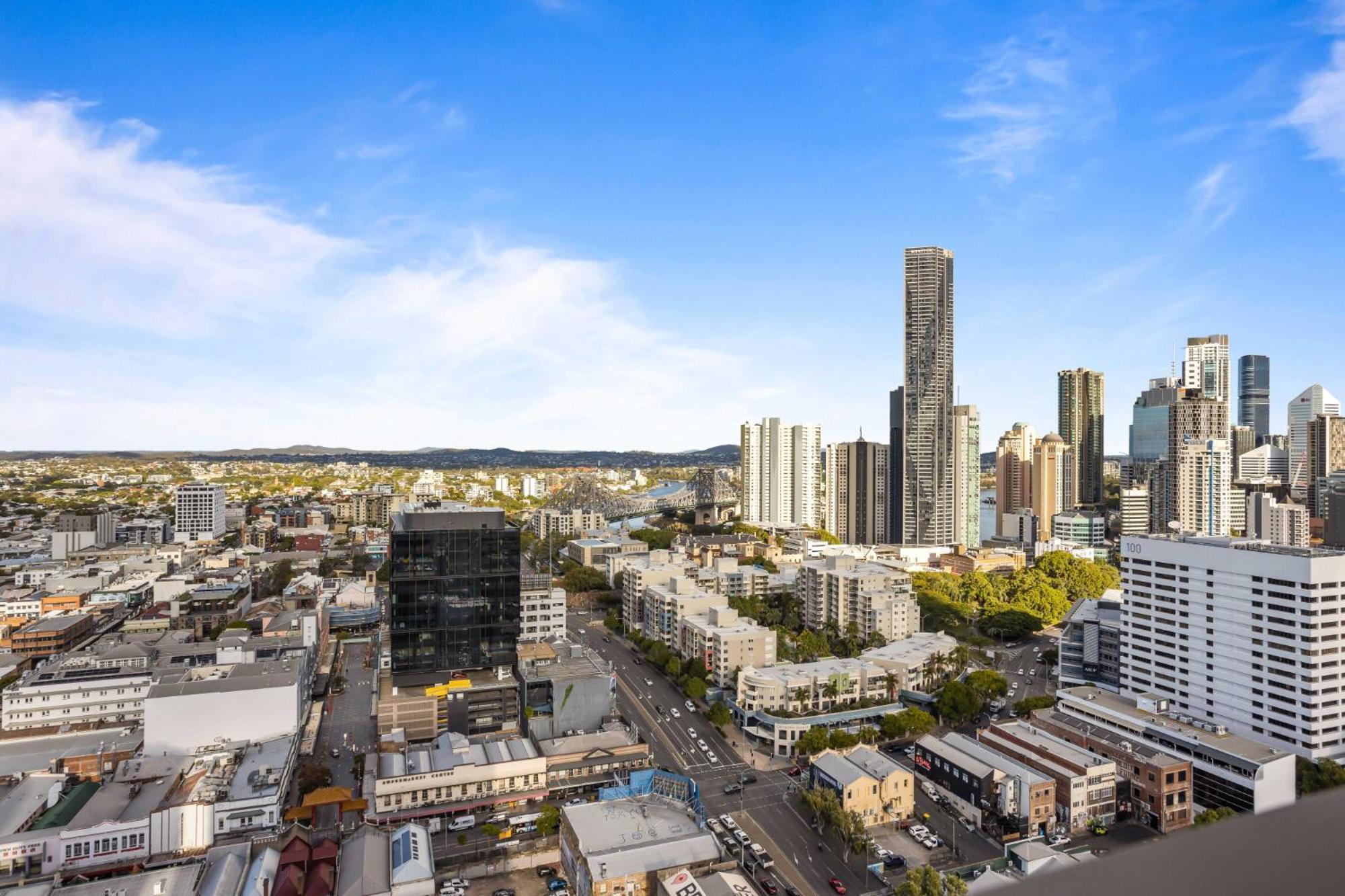 Chic 1-bed With Parking, Rooftop Pool And Gym Brisbane