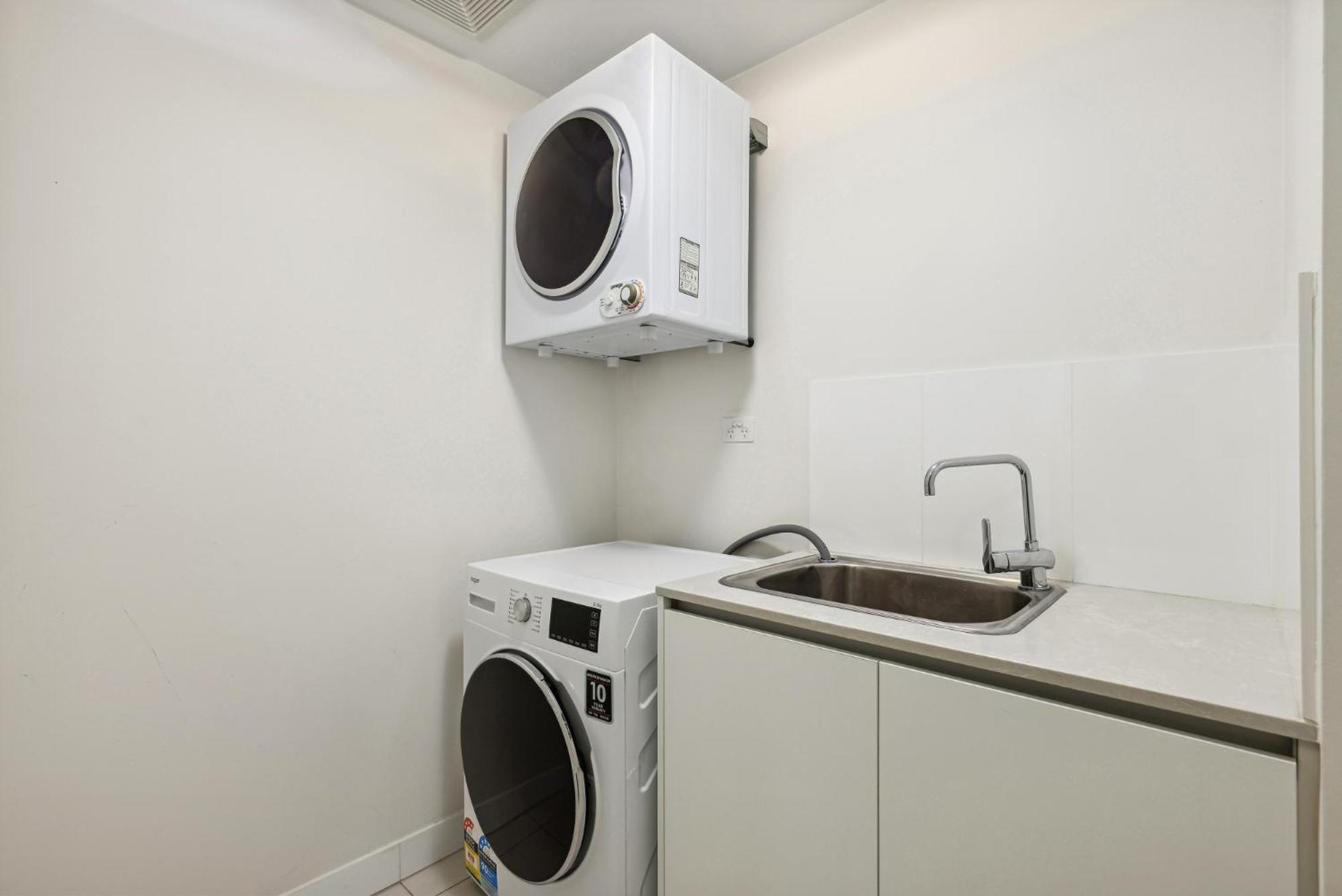 Apartment 3-bed Luxurious Retreat By River & Cbd Brisbane