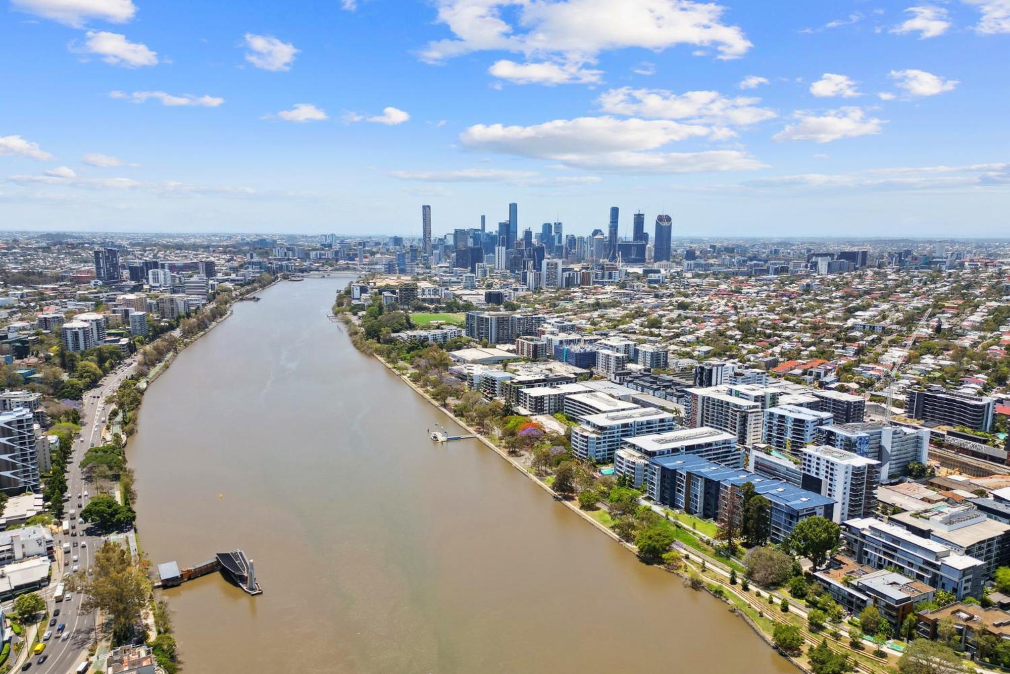 Apartment 3-bed Luxurious Retreat By River & Cbd Brisbane