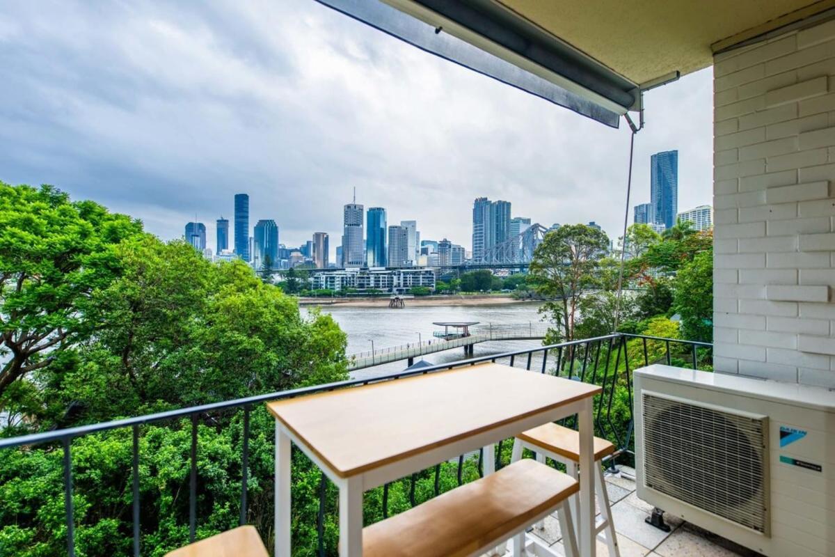 Riverside With City & Story Bridge View Brisbane