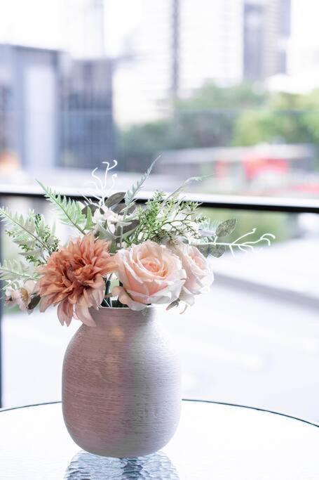 Urban Elegance 2b2b W Parking, Pool South Apartment *