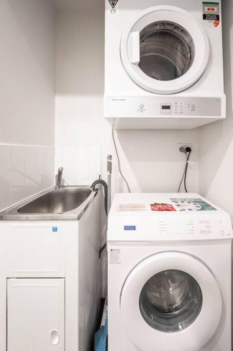 Apartment Urban Elegance 2b2b W Parking, Pool South *