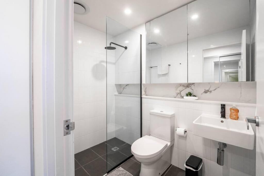 Urban Elegance 2b2b W Parking, Pool South Apartment *