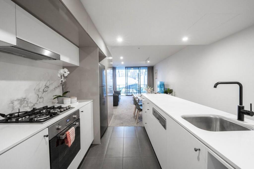 Urban Elegance 2b2b W Parking, Pool South * Brisbane