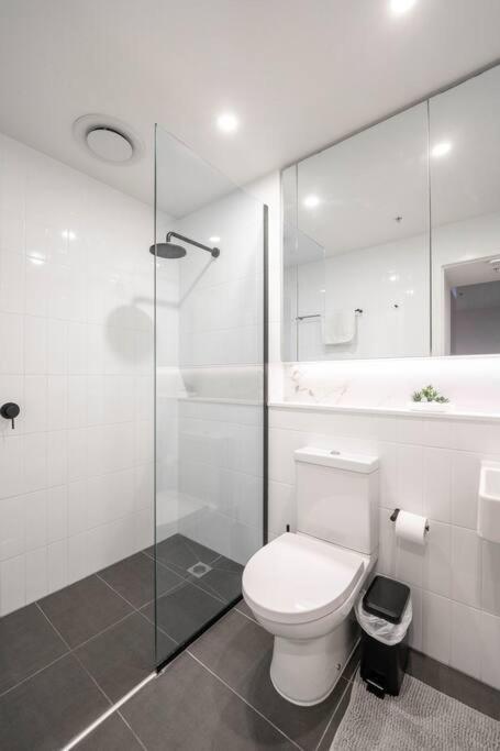 Apartment Urban Elegance 2b2b W Parking, Pool South *