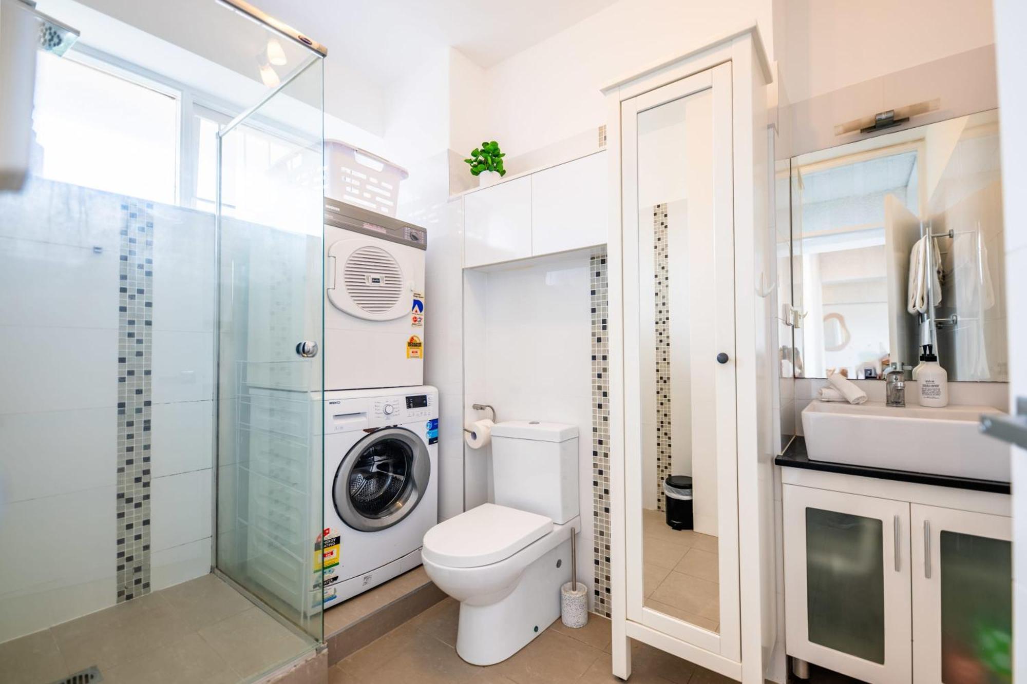 City & Story Bridge View 2 Bedrooms Unit W Parking *