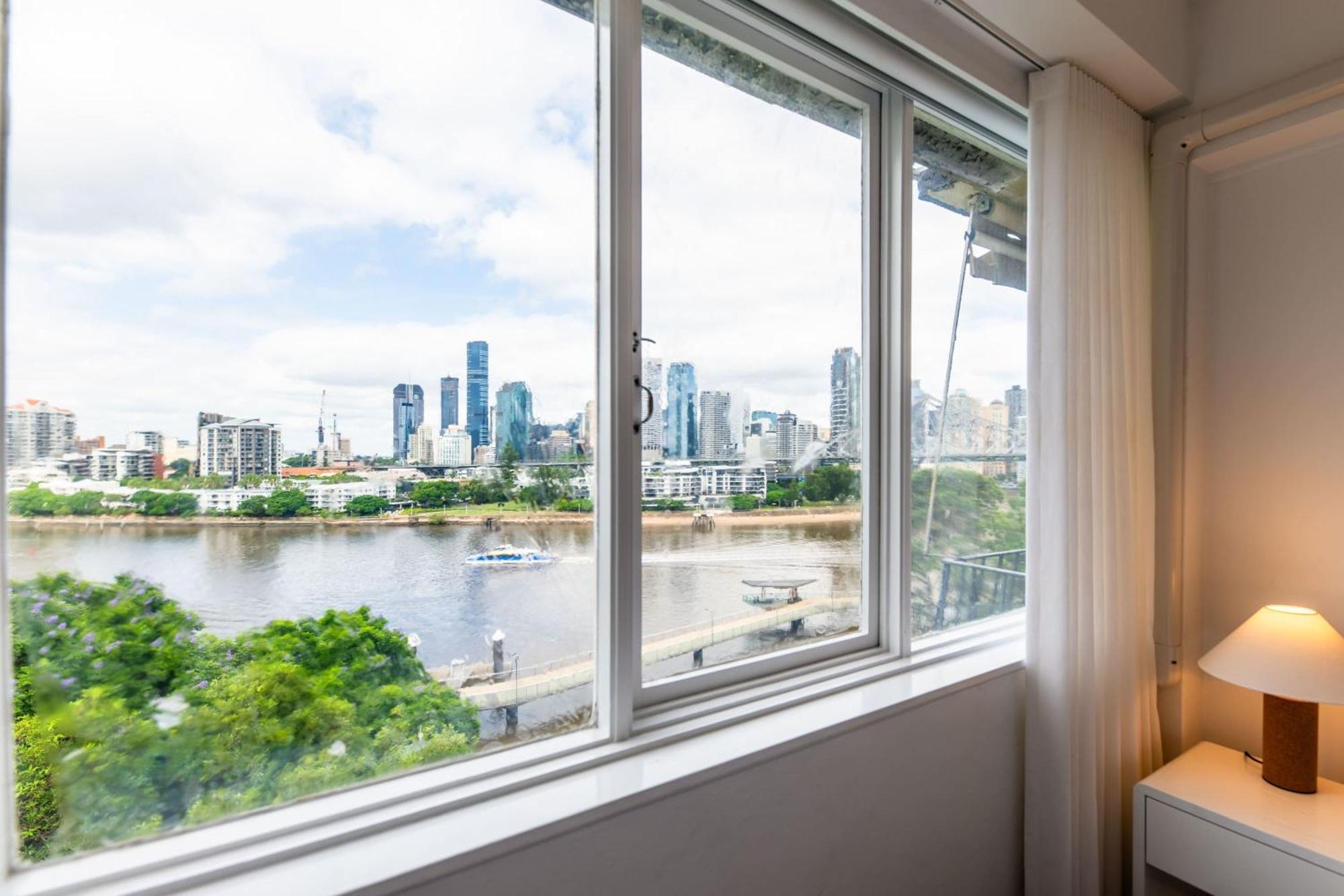 Apartment City & Story Bridge View 2 Bedrooms Unit W Parking *
