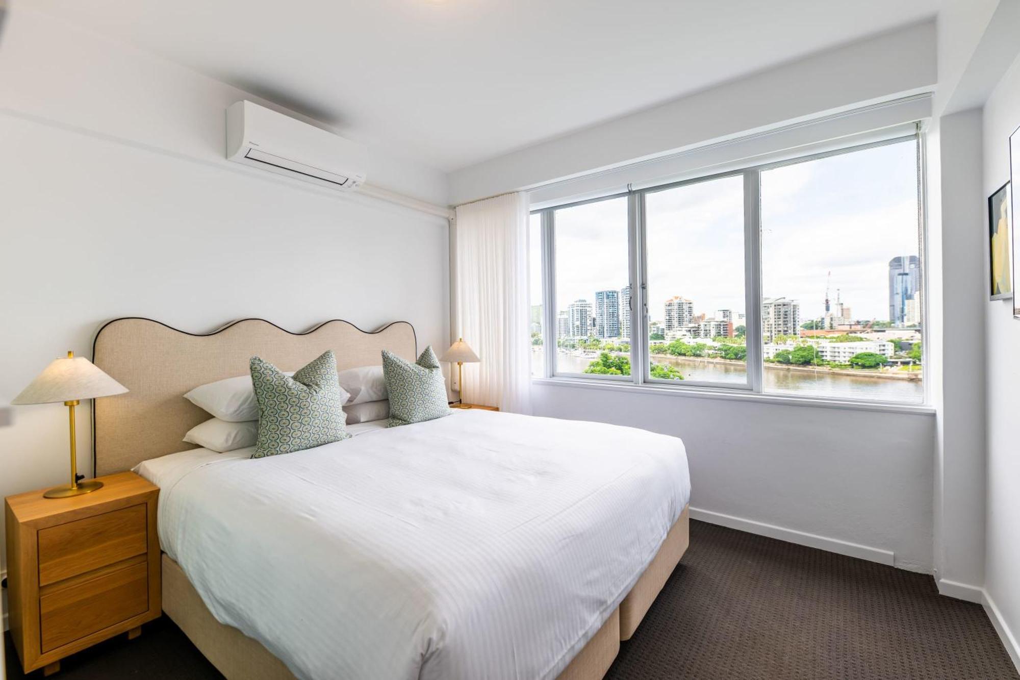 City & Story Bridge View 2 Bedrooms Unit W Parking Apartment