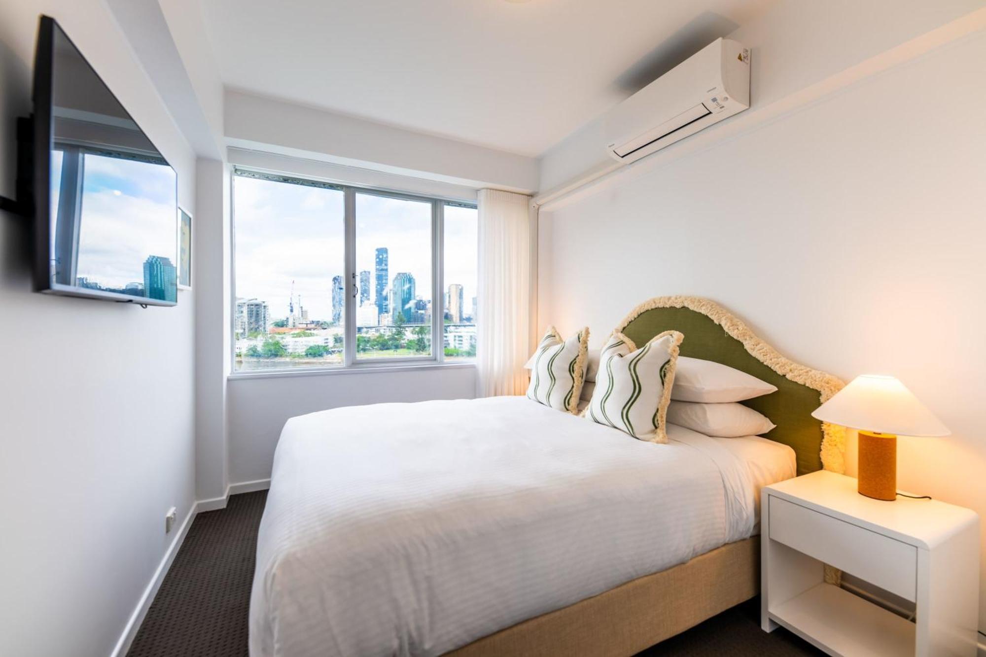 City & Story Bridge View 2 Bedrooms Unit W Parking *