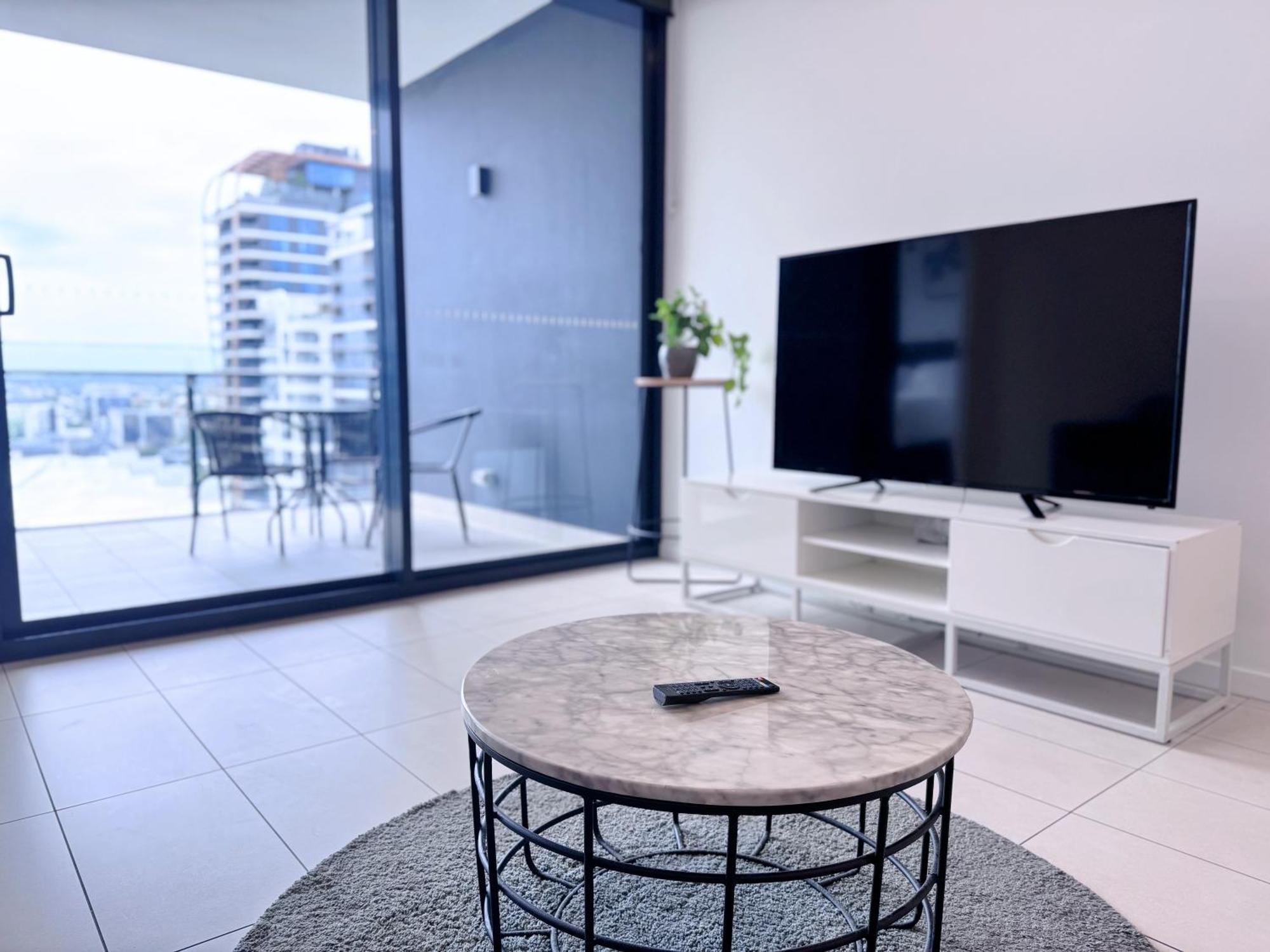 Urban Riverside Escape At Cultural Centre Precinct Apartment *