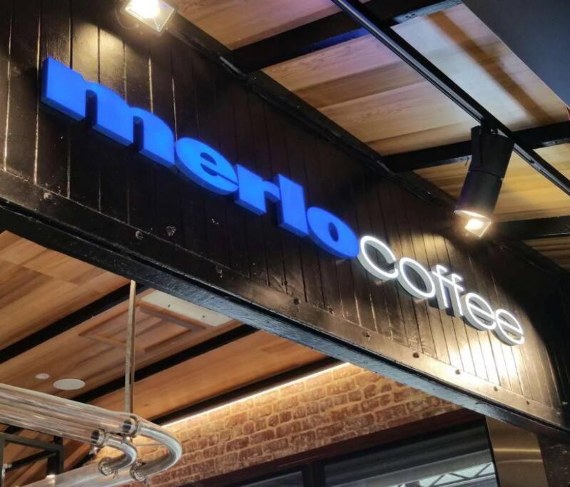 Holiday home Paddo ~ 4bed/2bath/1car/cbd Views ~ House Brisbane