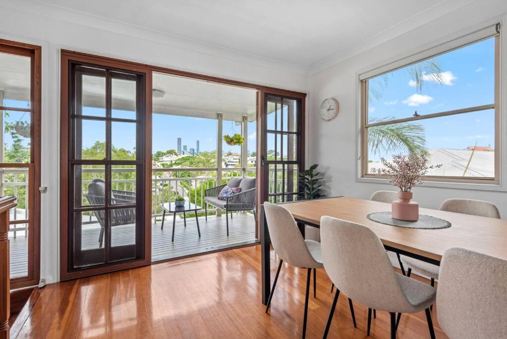 Paddo ~ 4bed/2bath/1car/cbd Views ~ House *