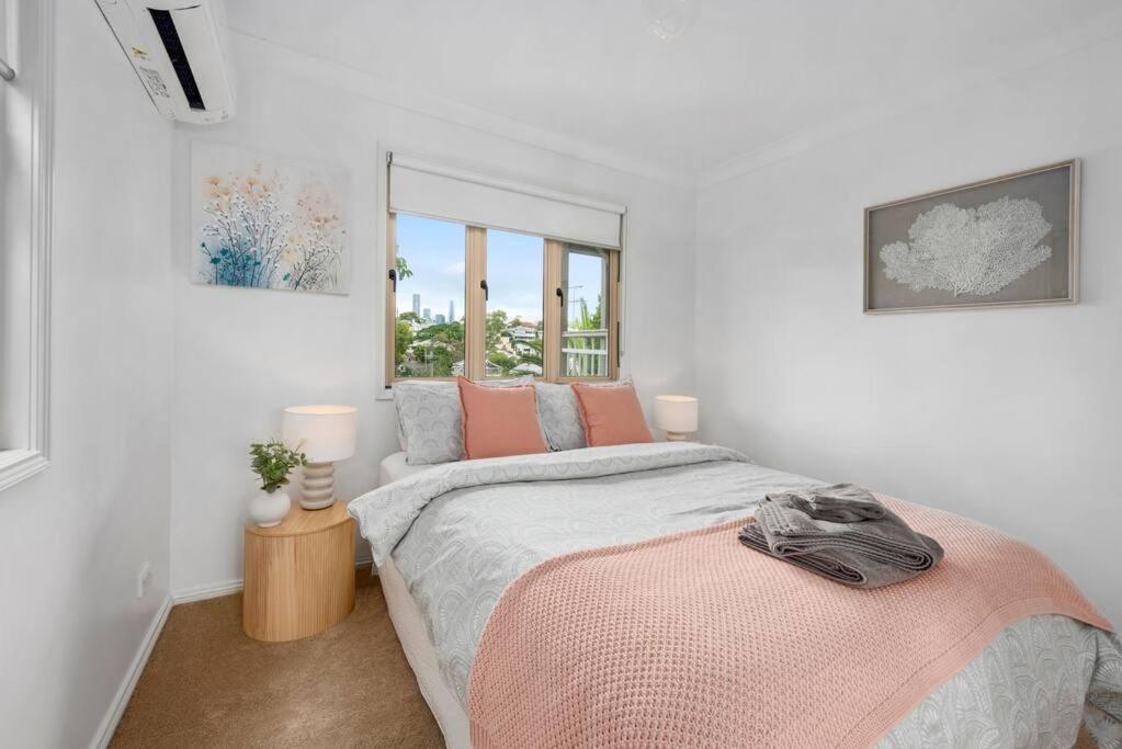 Paddo ~ 4bed/2bath/1car/cbd Views ~ House * Brisbane