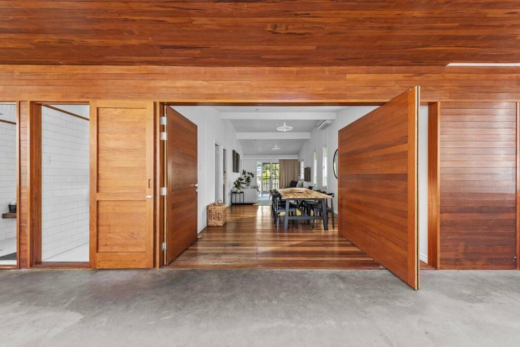 Inside Out! ~ 3 Bed House ~ Toowong *